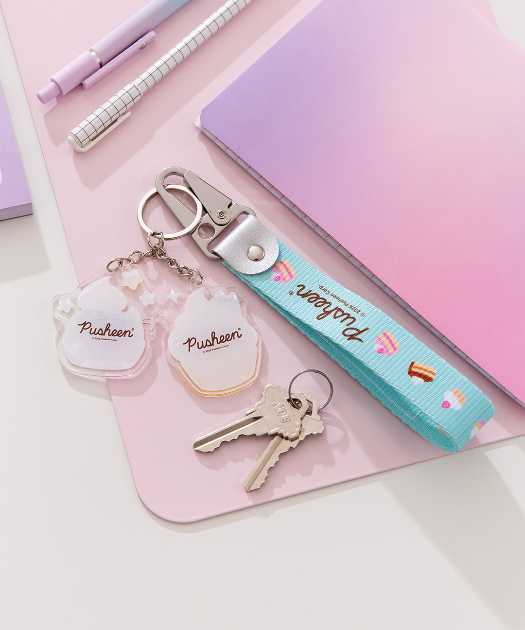 Pusheen Cupcake Keystrap